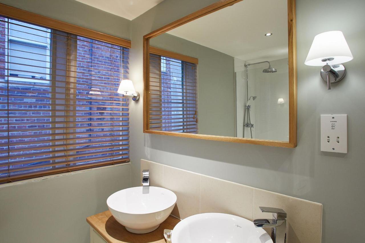 Host & Stay - Spyglass 1708 วิทบี ภายนอก รูปภาพ